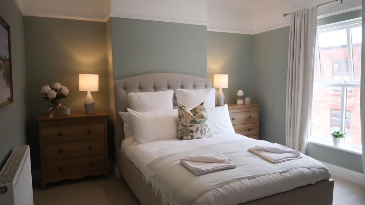 Luxury Living Outside The City Walls - Sleeps Six! Честер Экстерьер фото