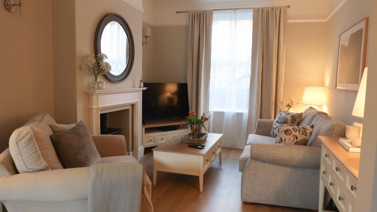 Luxury Living Outside The City Walls - Sleeps Six! Честер Экстерьер фото