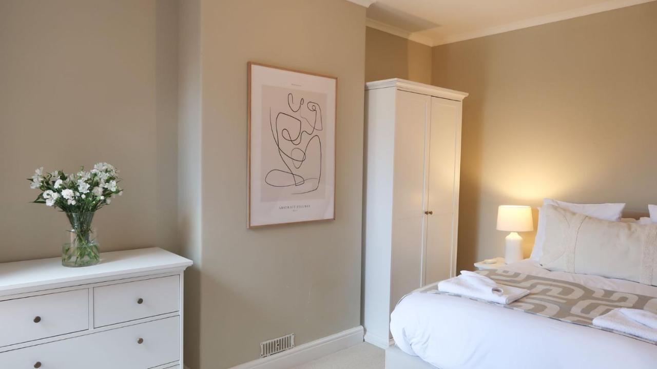 Luxury Living Outside The City Walls - Sleeps Six! Честер Экстерьер фото