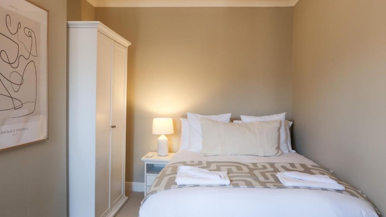 Luxury Living Outside The City Walls - Sleeps Six! Честер Экстерьер фото