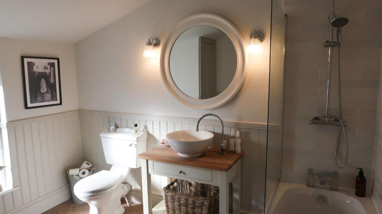 Luxury Living Outside The City Walls - Sleeps Six! Честер Экстерьер фото