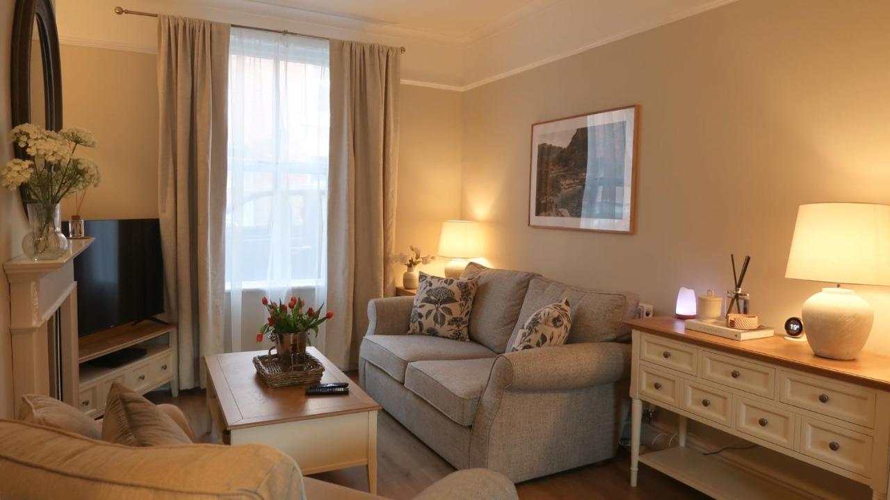 Luxury Living Outside The City Walls - Sleeps Six! Честер Экстерьер фото