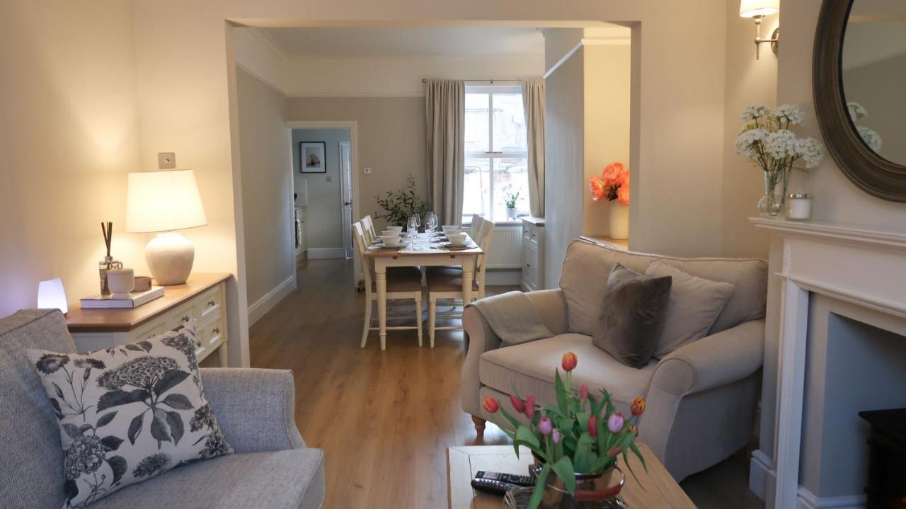 Luxury Living Outside The City Walls - Sleeps Six! Честер Экстерьер фото