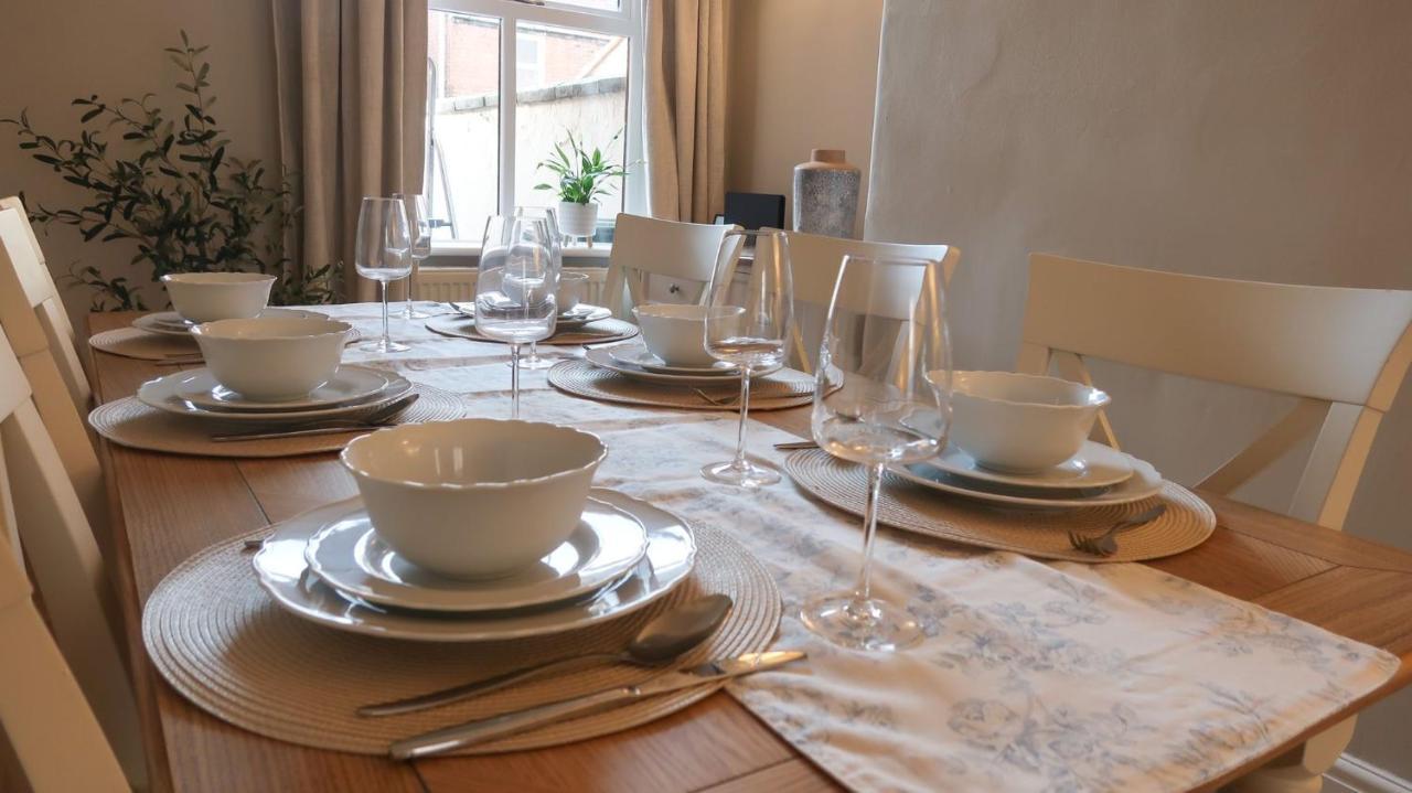 Luxury Living Outside The City Walls - Sleeps Six! Честер Экстерьер фото