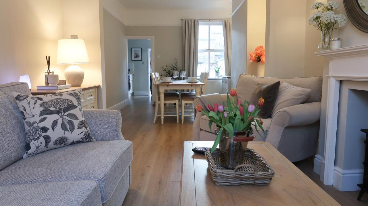 Luxury Living Outside The City Walls - Sleeps Six! Честер Экстерьер фото
