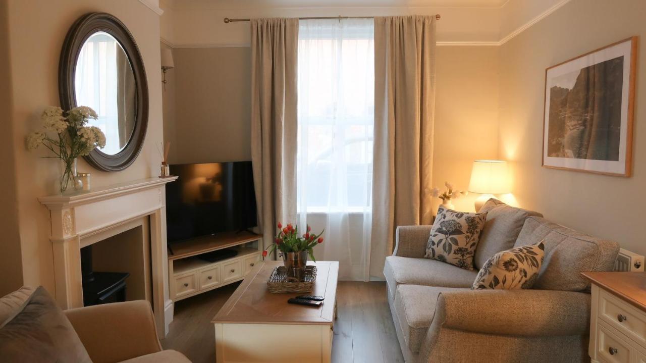 Luxury Living Outside The City Walls - Sleeps Six! Честер Экстерьер фото