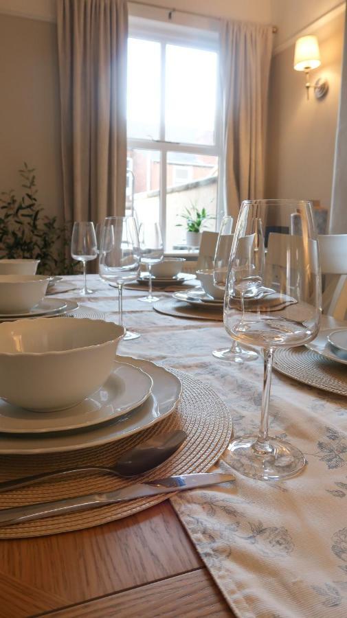 Luxury Living Outside The City Walls - Sleeps Six! Честер Экстерьер фото