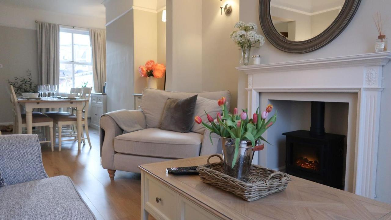 Luxury Living Outside The City Walls - Sleeps Six! Честер Экстерьер фото