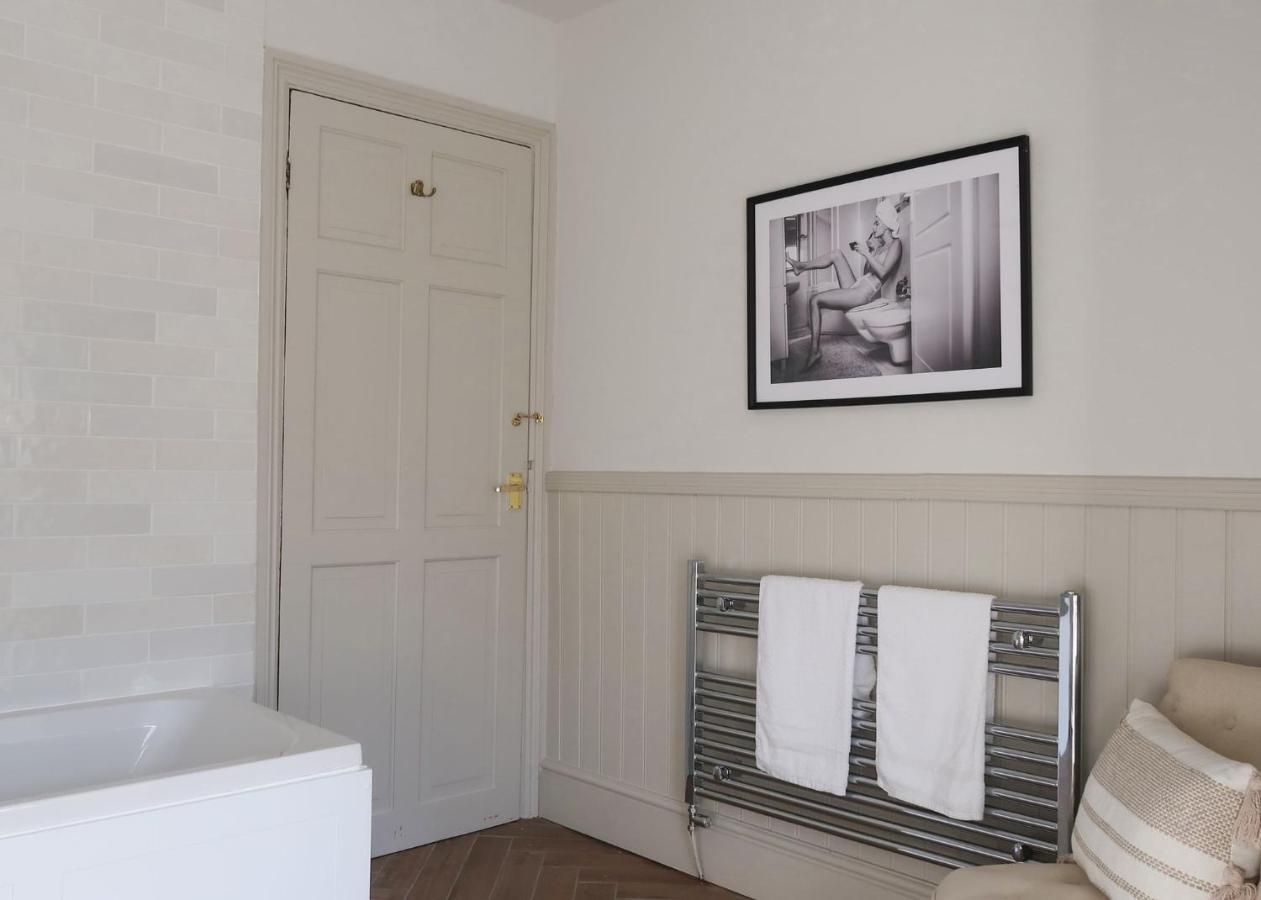 Luxury Living Outside The City Walls - Sleeps Six! Честер Экстерьер фото