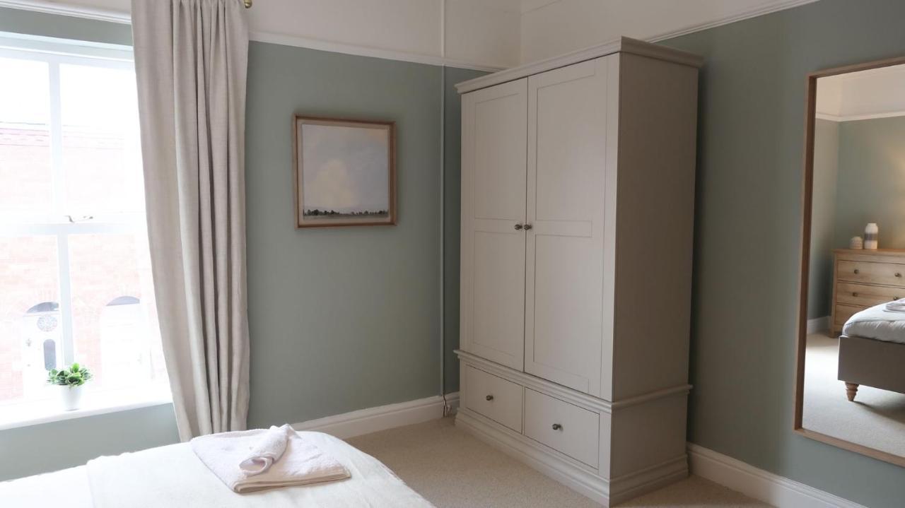 Luxury Living Outside The City Walls - Sleeps Six! Честер Экстерьер фото